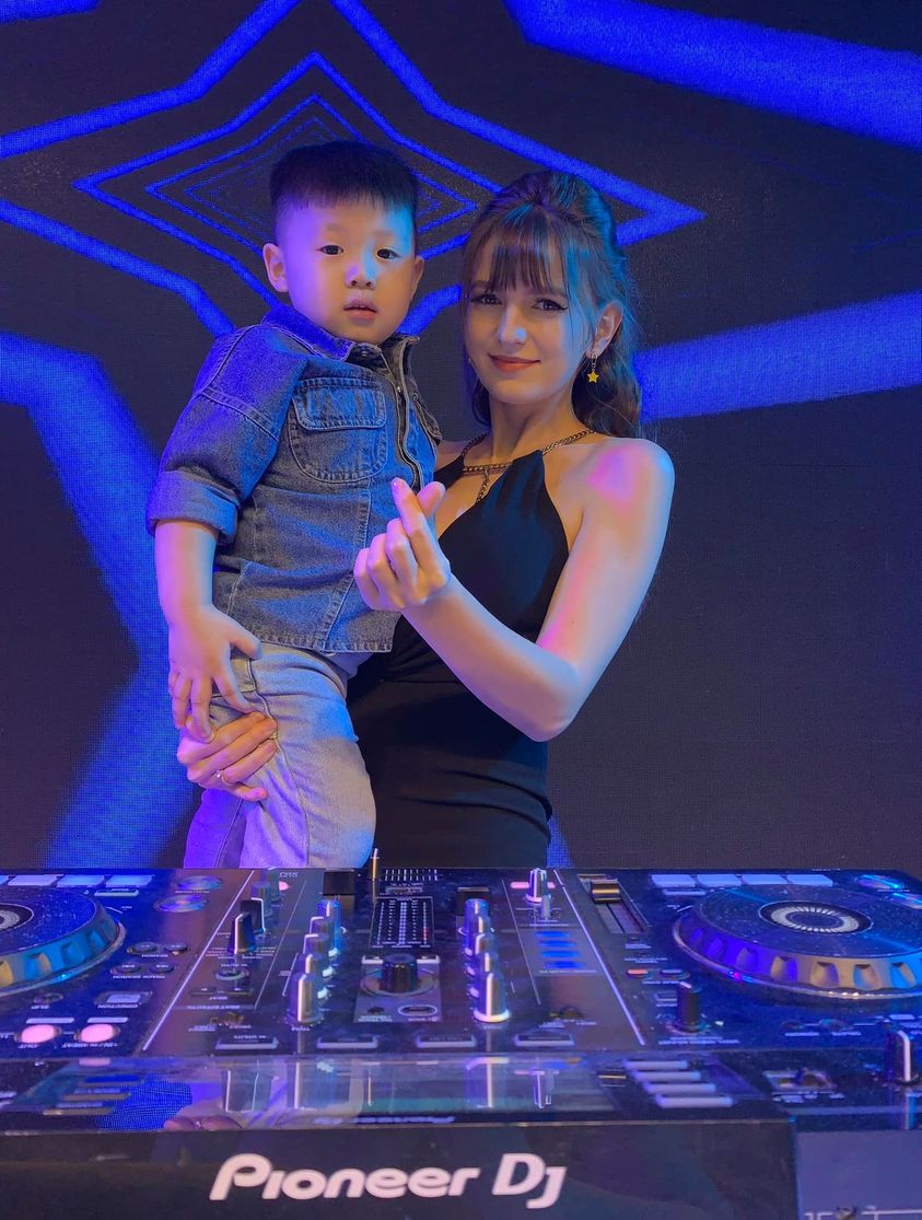 Full Clip DJ Alexandra Rud giá 3000$/shot | Thơm ngon từng giọt